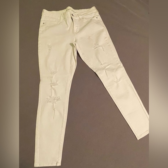 Old Navy Rockstar Mid-Rise White Distressed Skinny Jeans Size 12 - Picture 2 of 12